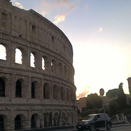 Around The Corner Colosseo B&B Rom Exterior foto