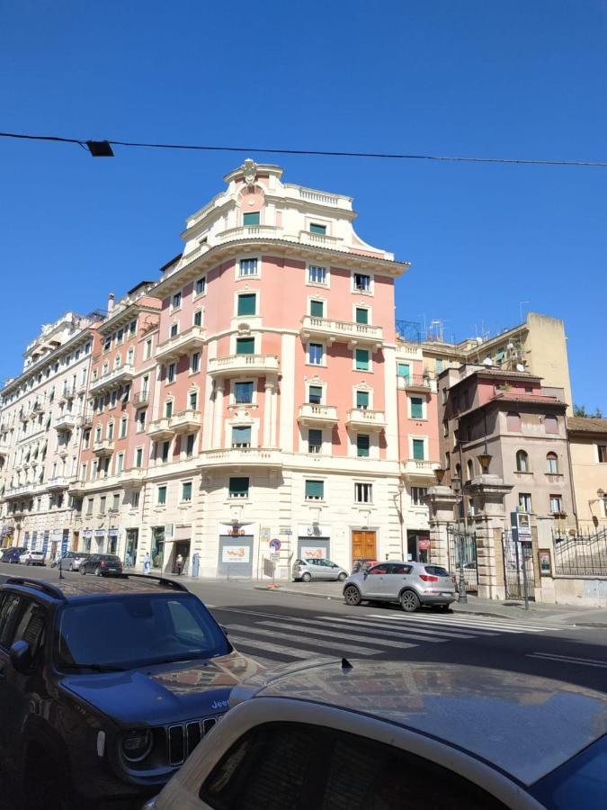 Around The Corner Colosseo B&B Rom Exterior foto