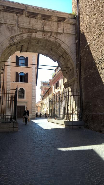 Around The Corner Colosseo B&B Rom Exterior foto