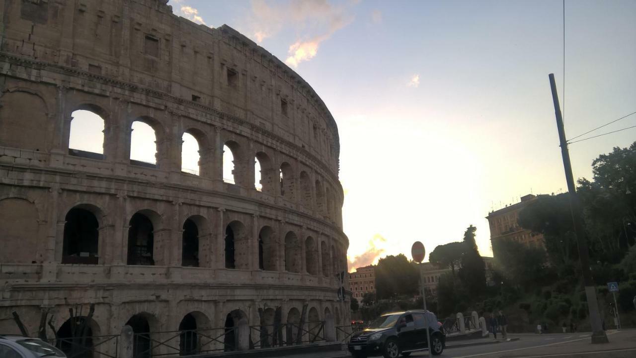 Around The Corner Colosseo B&B Rom Exterior foto